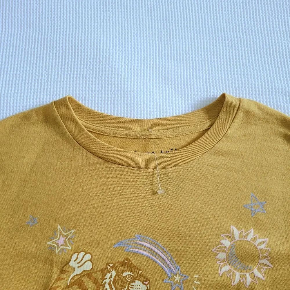 love♥️ tribe Cosmic🌌 Tiger🐅 Graphic Tee👕 - NWOT - Picture 4 of 10